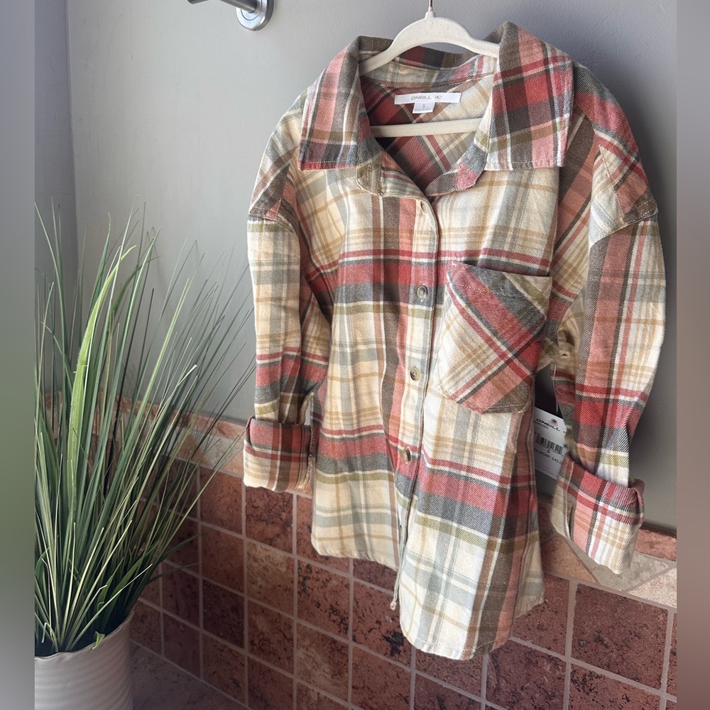 Brand New O'Neill Girls 100% cotton woven flannel  button up- small
